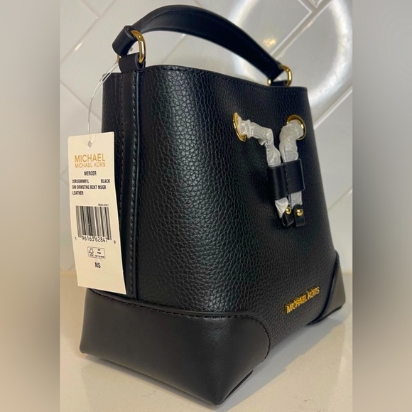MICHAEL Michael Kors Black Mercer Small Drawstring Leather Messenger Bucket Tote - Picture 6 of 9